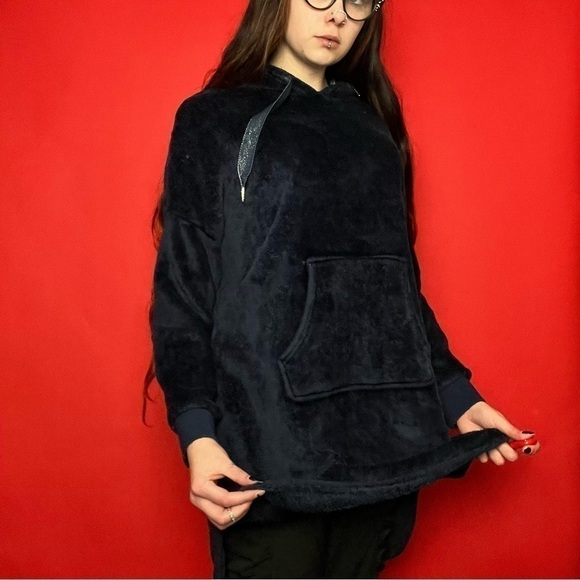 Long fluffy navy blue hoodie  💙💙​​​​​​​​​​​​​​​​​​ - Picture 5 of 7